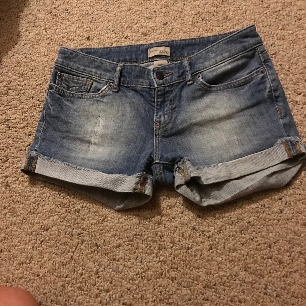 Cuffed jean shorts
